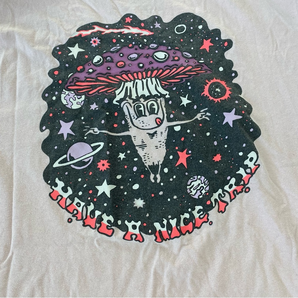 tee - Picture 5 of 5